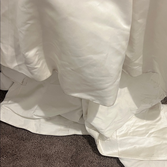 Allure Bridals wedding dress fit and flare satin mermaid style Ivory 4 - Picture 6 of 17